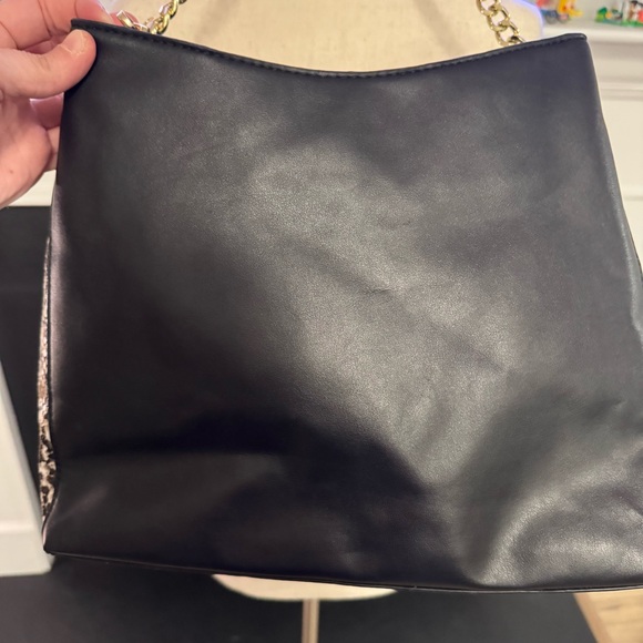 🖤 Adrienne Vittadini Black Faux Leather & Snakeskin Chain Tote - Picture 5 of 8